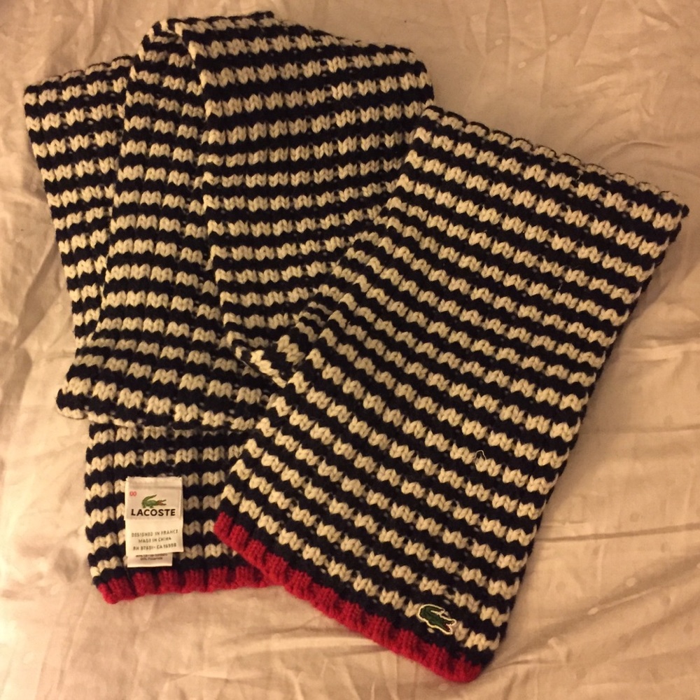 Black and white Lacoste scarf